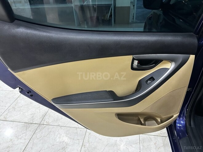 Hyundai Elantra 2013, 236,574 km - 1.8 л - Mingəçevir