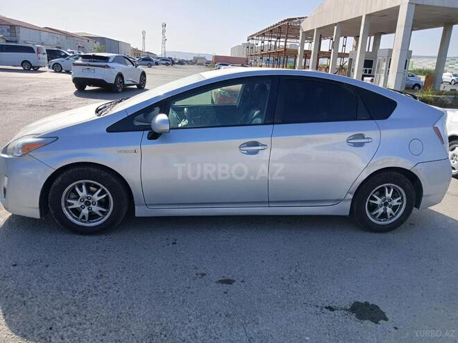 Toyota Prius-3