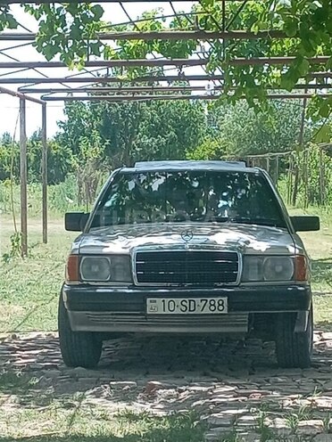 Mercedes 190 1991, 233,000 km - 2.0 l - Sabirabad
