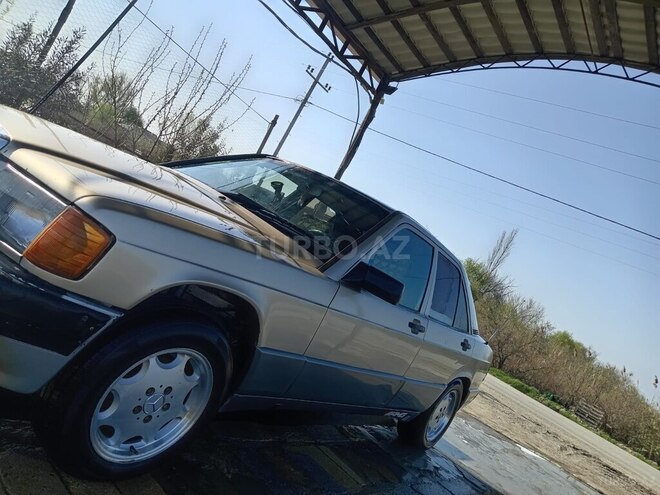 Mercedes 190 1991, 233,000 km - 2.0 l - Sabirabad