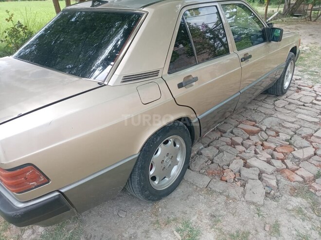 Mercedes 190 1991, 233,000 km - 2.0 l - Sabirabad