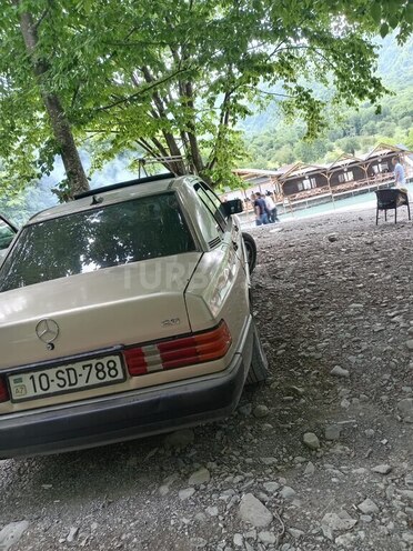 Mercedes 190 1991, 233,000 km - 2.0 l - Sabirabad