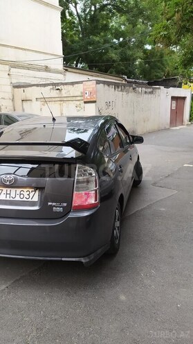 Toyota Prius-5