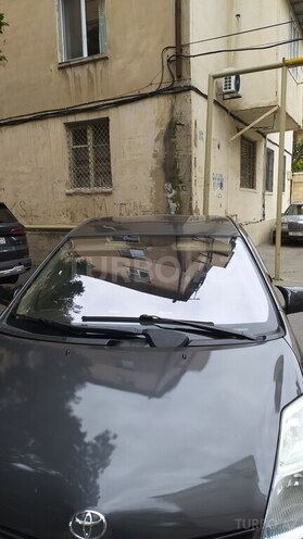 Toyota Prius-12