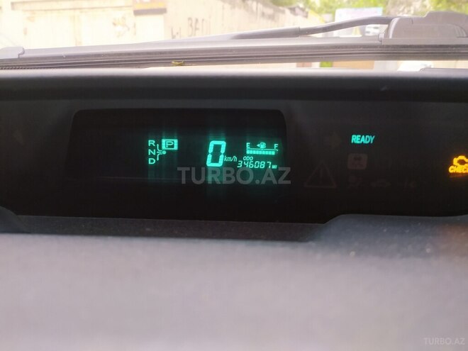 Toyota Prius-17