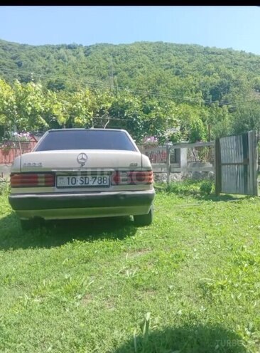 Mercedes 190 1991, 233,000 km - 2.0 l - Sabirabad