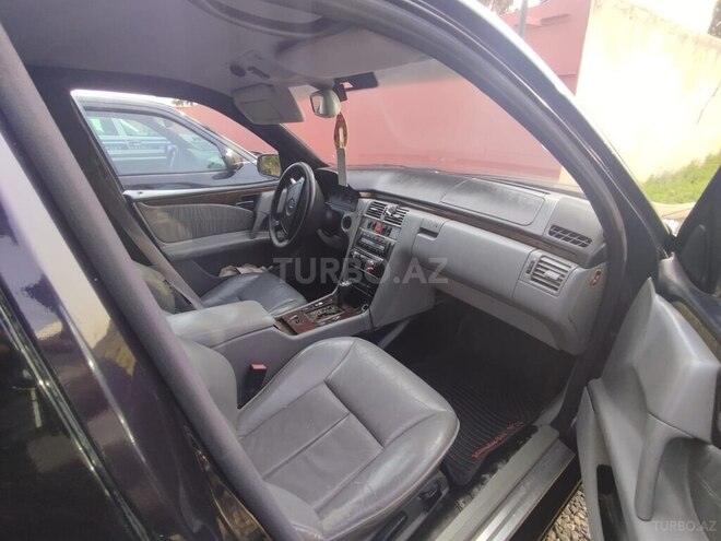 Mercedes E 240 1998, 363,325 km - 2.4 l - Biləsuvar