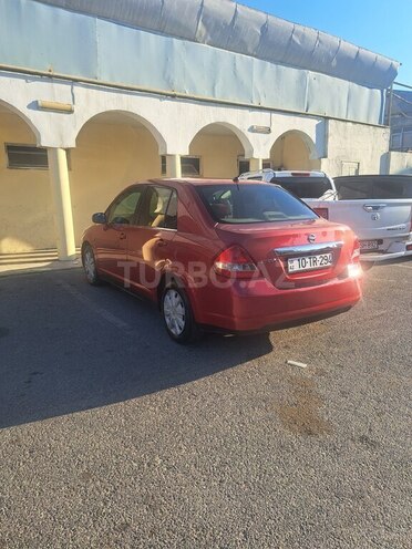 Nissan Tiida-11
