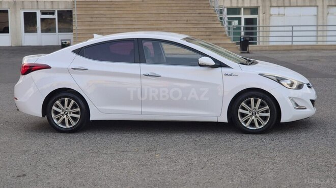 Hyundai Avante-3