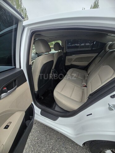Hyundai Elantra 2016, 222,089 km - 2.0 l - Qəbələ