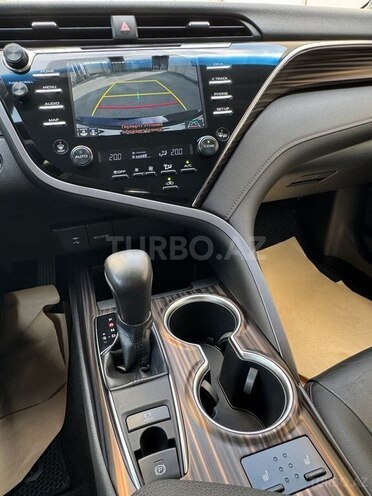 Toyota Camry-13