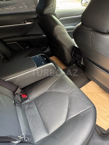 Toyota Camry-10