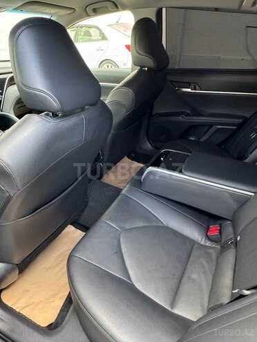 Toyota Camry-12