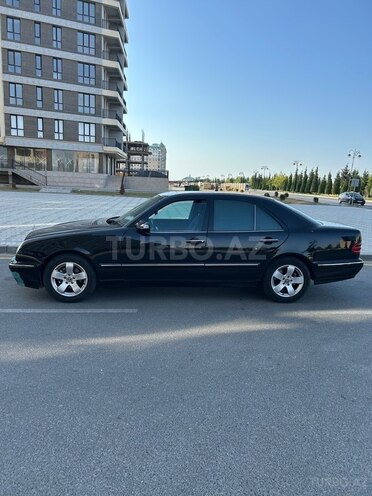Mercedes E 220 1999, 360,000 km - 2.2 l - Sumqayıt