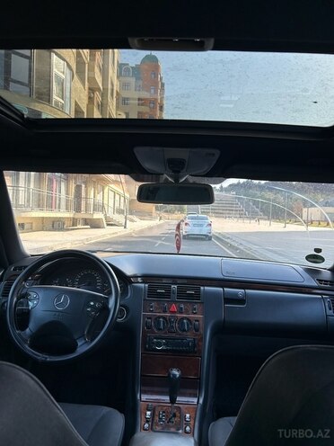 Mercedes E 220 1999, 360,000 km - 2.2 l - Sumqayıt