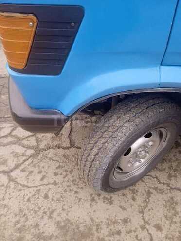 Mercedes 208 D 1992, 230,000 km - 2.3 l - Mingəçevir
