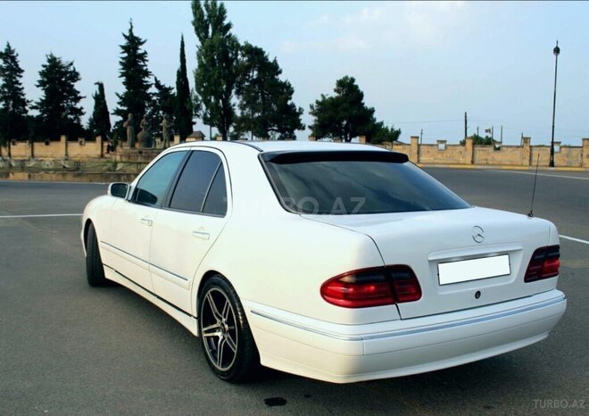 Mercedes E 240 1998, 226,600 km - 2.4 l - Lənkəran