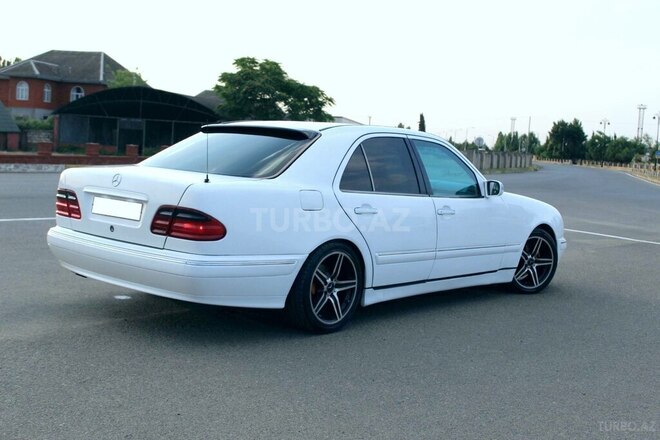 Mercedes E 240 1998, 226,600 km - 2.4 l - Lənkəran