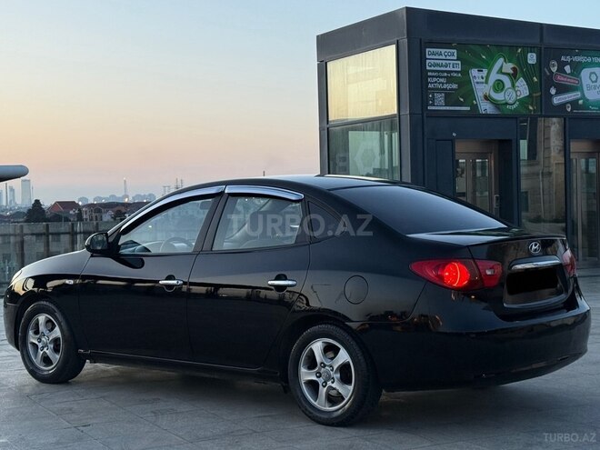 Hyundai Elantra-10