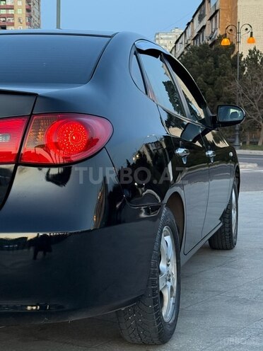 Hyundai Elantra-12