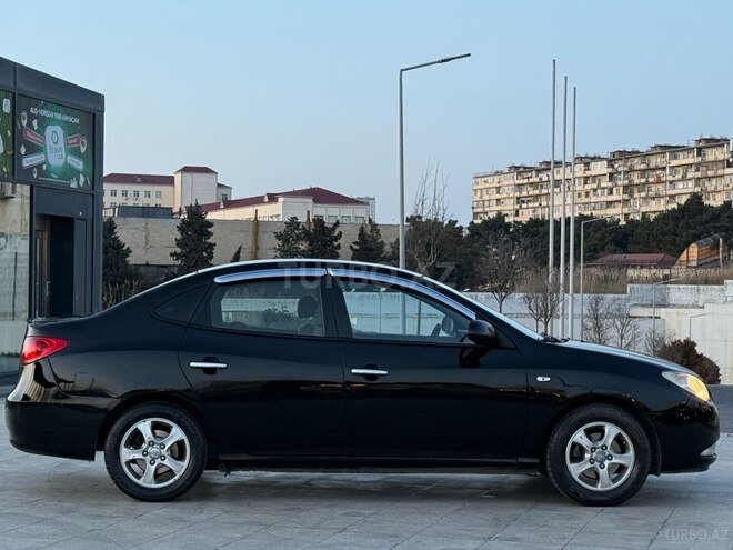 Hyundai Elantra-17
