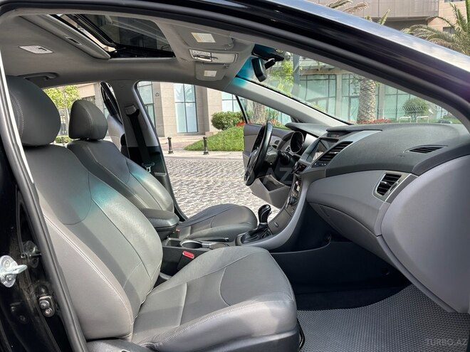 Hyundai Elantra 2015, 125,000 km - 1.8 л - Bakı