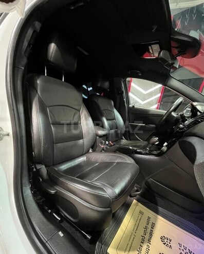 Chevrolet Cruze-16
