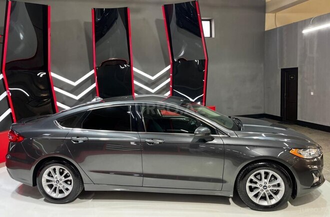 Ford Fusion (North America) 2019, 111,045 km - 1.5 l - Sumqayıt