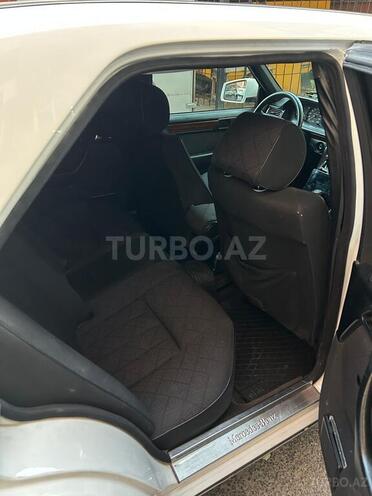 Mercedes E 250 1995, 230,000 km - 2.5 l - Bakı