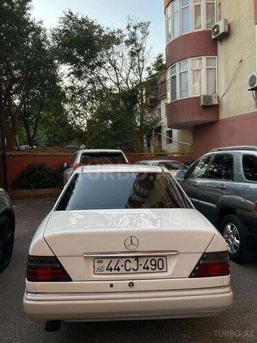 Mercedes E 250 1995, 230,000 km - 2.5 l - Bakı