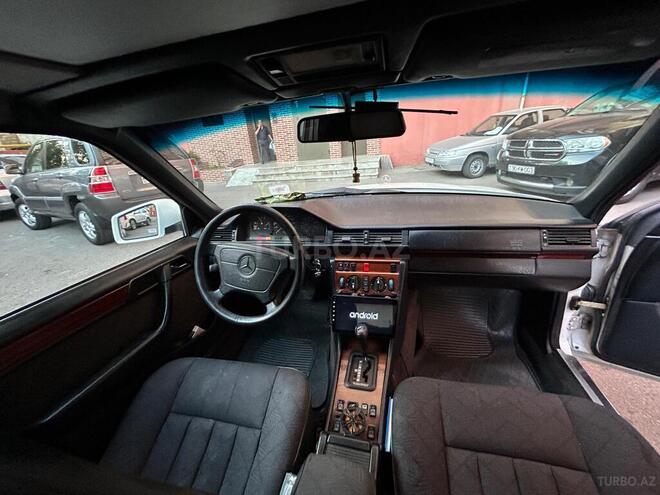 Mercedes E 250 1995, 230,000 km - 2.5 l - Bakı