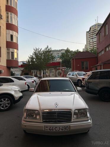 Mercedes E 250 1995, 230,000 km - 2.5 l - Bakı