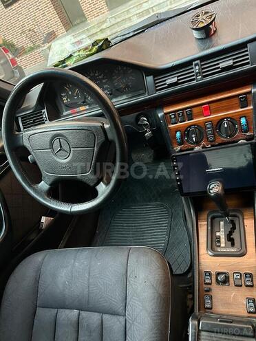Mercedes E 250 1995, 230,000 km - 2.5 l - Bakı