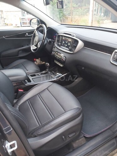 Kia Sorento-9