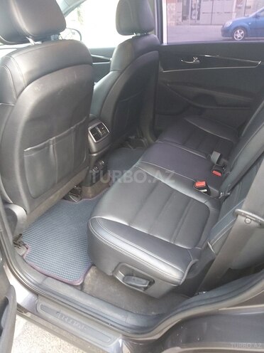 Kia Sorento-12