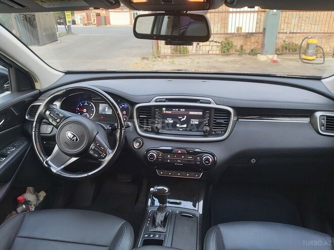 Kia Sorento-10