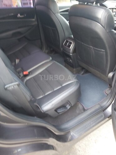 Kia Sorento-11