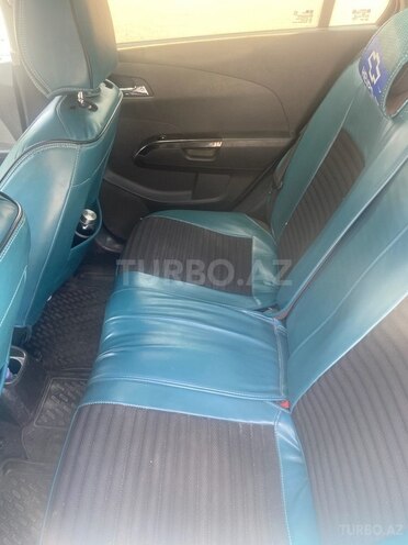 Chevrolet Aveo-8