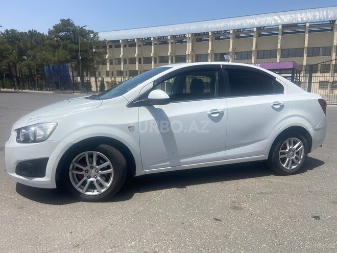 Chevrolet Aveo-3