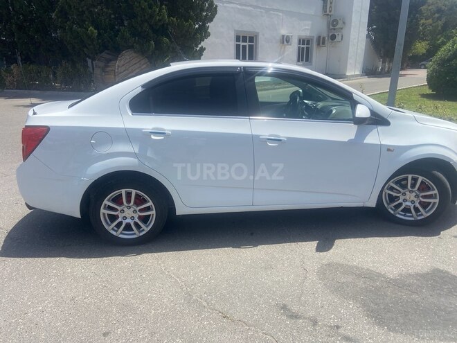 Chevrolet Aveo-5
