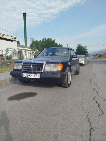 Mercedes E 200 1993, 400,000 km - 2.0 l - Qəbələ