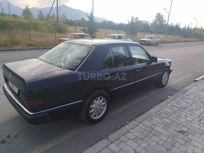 Mercedes E 200 1993, 400,000 km - 2.0 l - Qəbələ