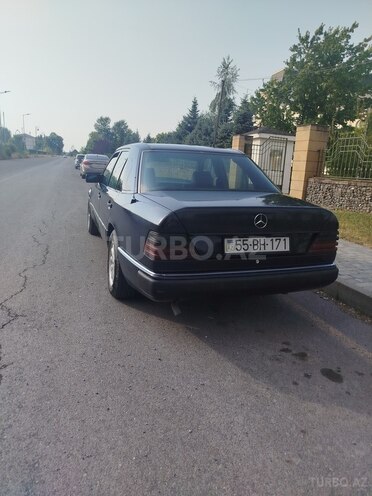 Mercedes E 200 1993, 400,000 km - 2.0 l - Qəbələ