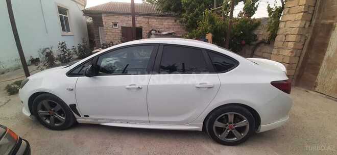 Opel Astra 2012, 260,000 km - 1.4 l - Bakı