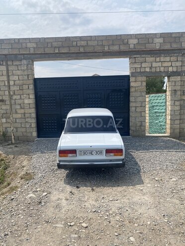 LADA (VAZ) 2107 2009, 95,000 km - 1.6 l - Salyan