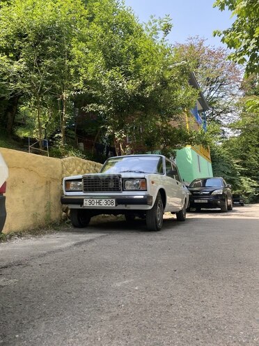 LADA (VAZ) 2107 2009, 95,000 km - 1.6 l - Salyan