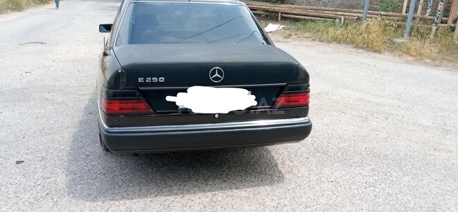 Mercedes E 250 1993, 497,700 km - 2.5 l - Bakı