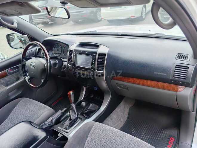 Toyota Land Cruiser Prado-23