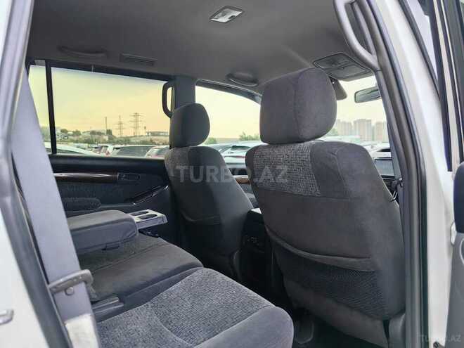 Toyota Land Cruiser Prado-24