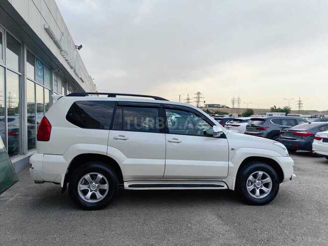 Toyota Land Cruiser Prado-11